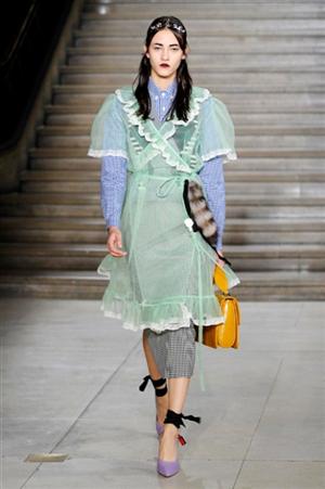Moda Primavera Estate 2016 Mi Mi Inedite sovrapposizioni di Miuccia Prada