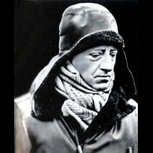 Gabriele d'Annunzio vestito da aviatore