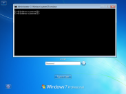 La schermata di logon di Windows 7 con il prompt dei comandi avviato tramite PsExec
